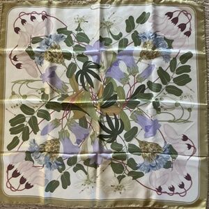 Hermes Floral Graeca Scarf NWT and Box